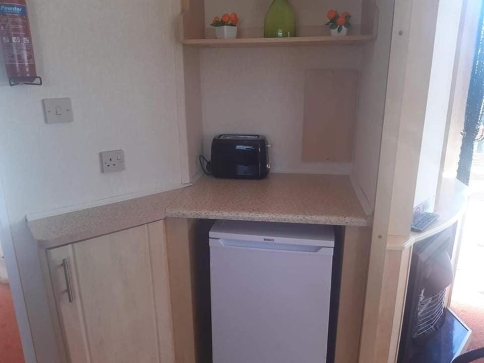 Kerrys Place, 75 Sealands Caravan Site, Ingoldmells 6 Berth Hotel Bagian luar foto